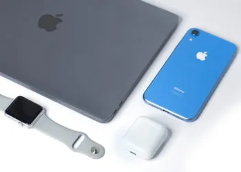 MacBook & iPhone