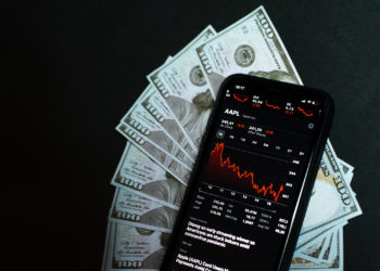 Apple quarterly figures