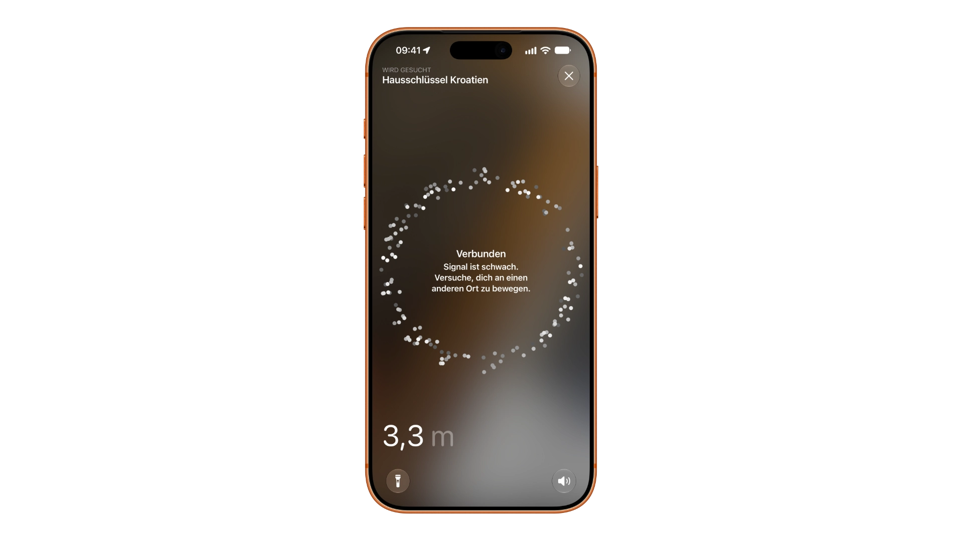 AirTag Genaue Suche im Einsatz: das iPhone zeigt die Entfernung von 3,3 Metern und den Hinweis auf ein schwaches Signal