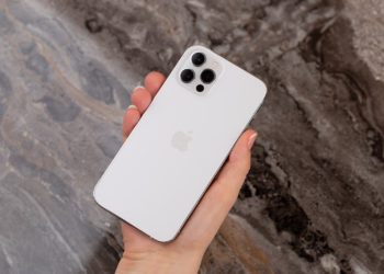 iPhone 13 A15