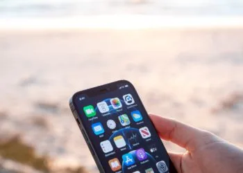 iPhone 13 WiFi 6E