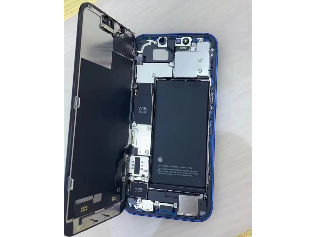 iPhone 13 Teardown