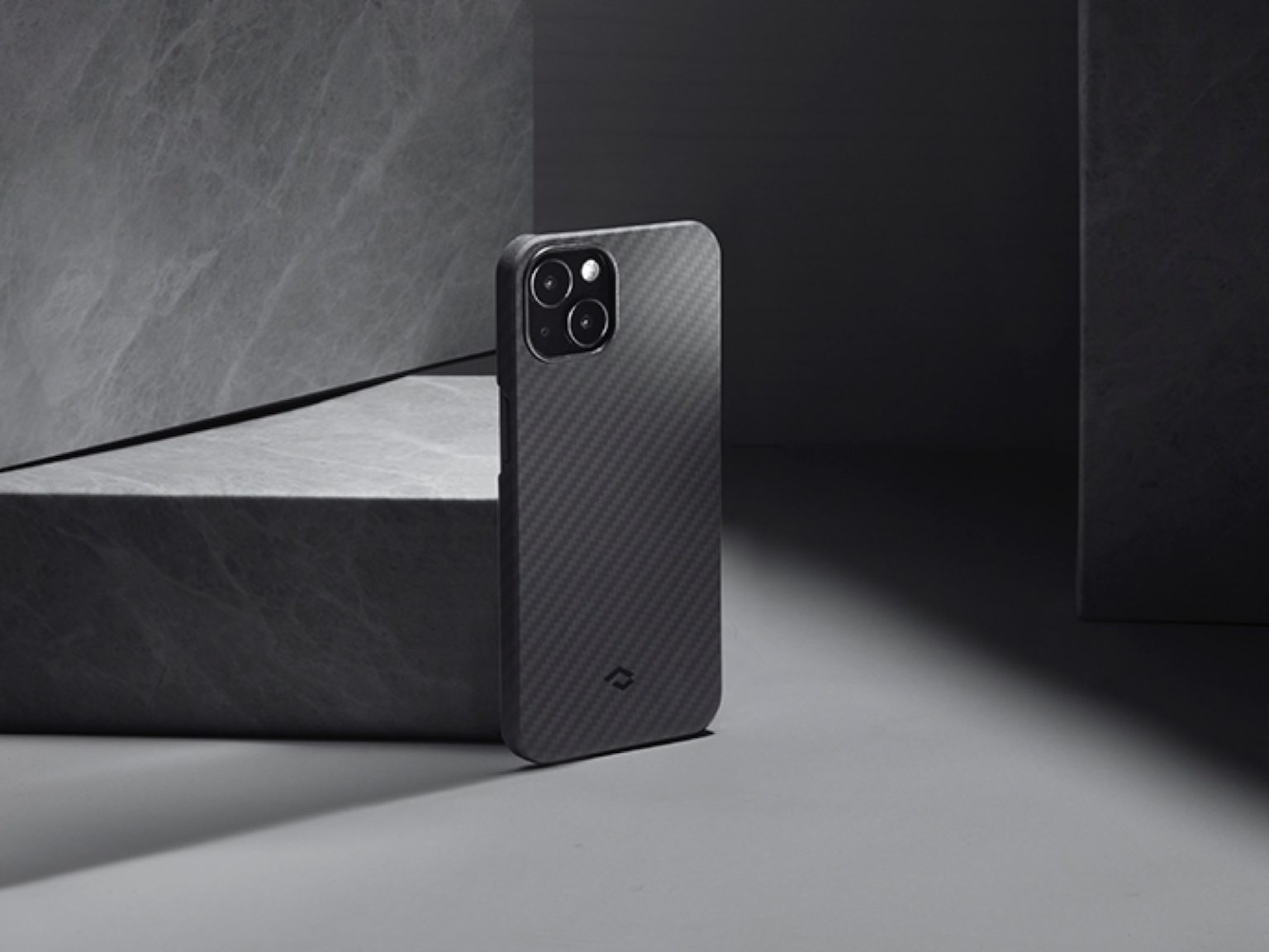 MagEZ Case 2 für iPhone 13: Pitaka stellt neue Aramidfaser-Hüllen vor