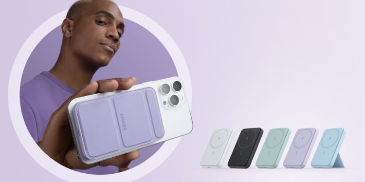 MagGo: Anker magnetic power bank with stand in hands-on