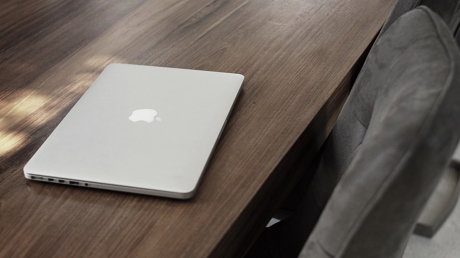 MacBook Pro mit OLED-Screen erscheint deutlich später