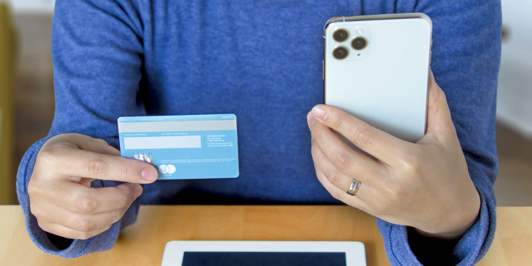 iPhone payment service iOS 15.4