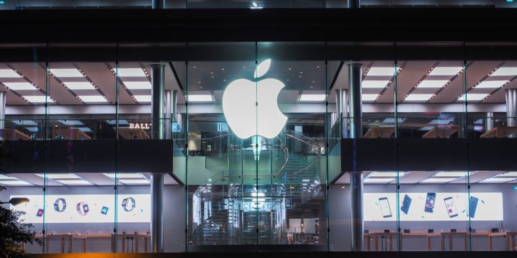3 trillion dollars: Apple breaks new trillion mark