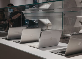 Last MacBook Pro with CD drive to land on vintage list