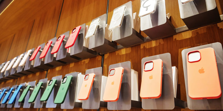 iPhone 13 MagSafe Cases Leak