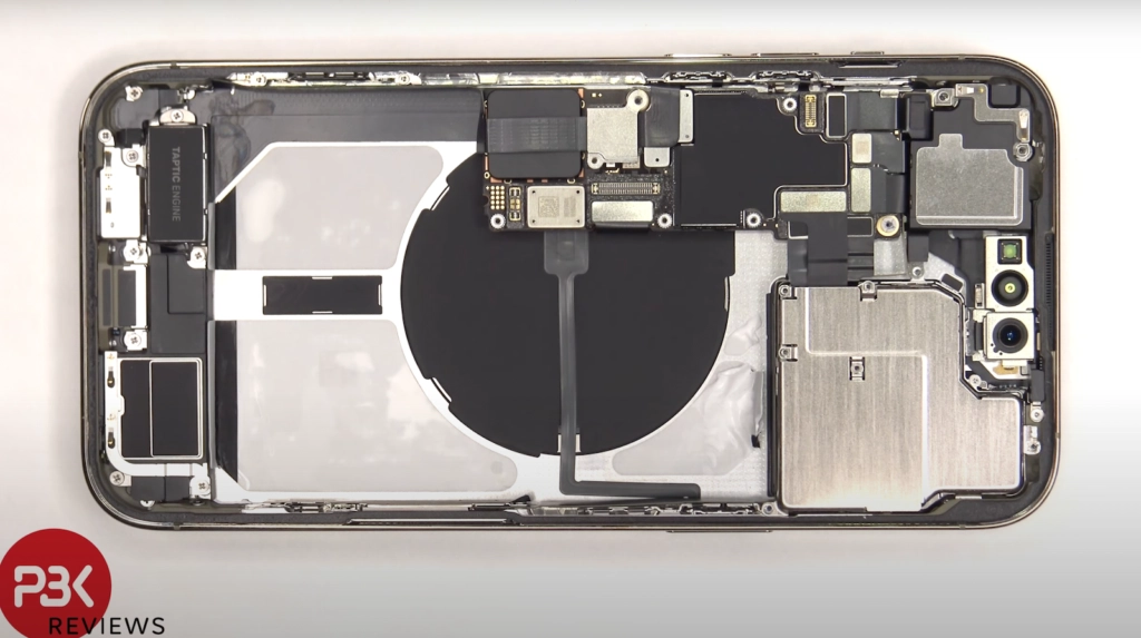 iPhone 14 Pro Max von innen – Platzierung der Display-Komponenten und des Annäherungssensors