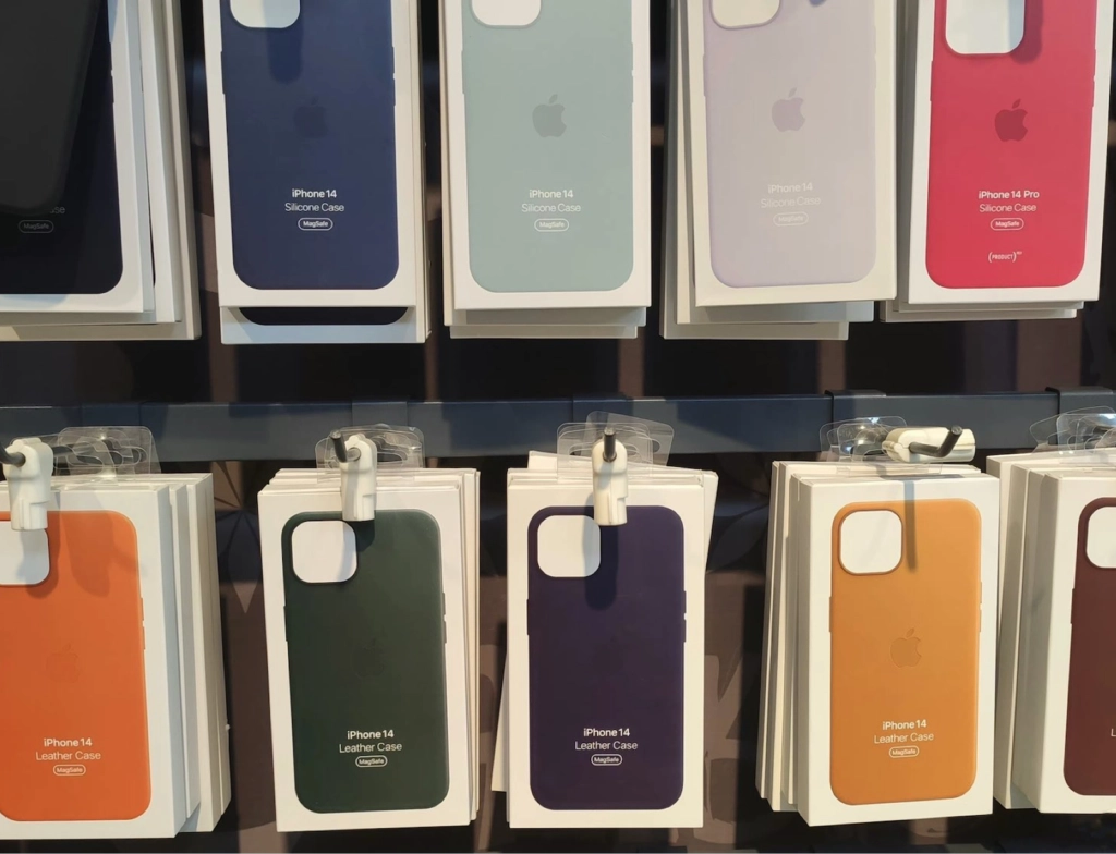 Apple iPhone 14 Lederhüllen Verpackung in verschiedenen Farben