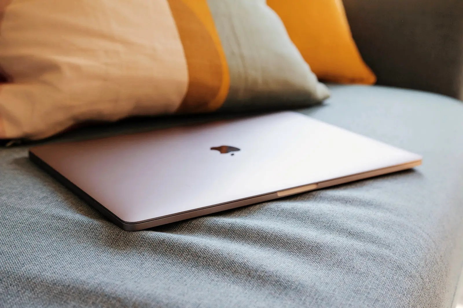 Faltbares MacBook Apple