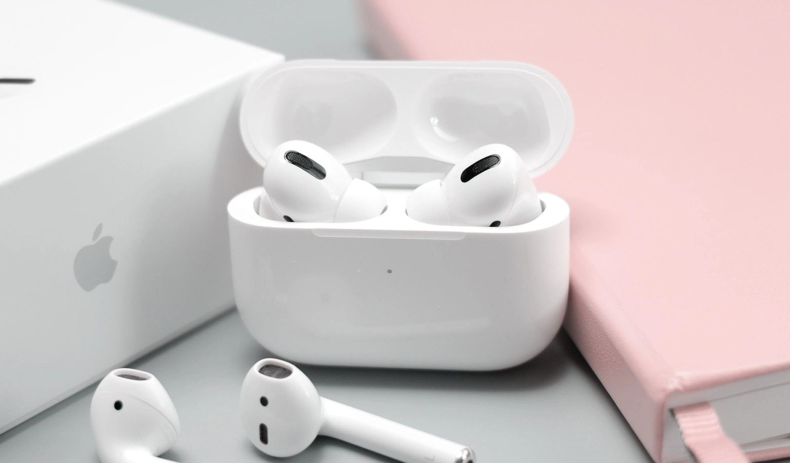 AirPods 4 Apple