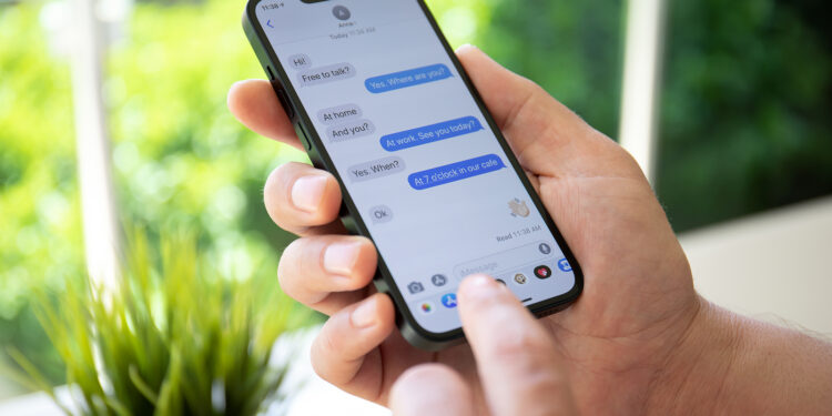 iOS 18 Messages app send later
