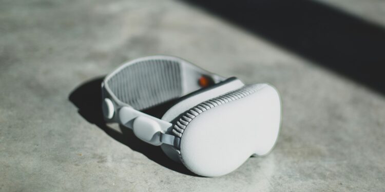 Connecting Apple Vision Pro Bluetooth accessories
