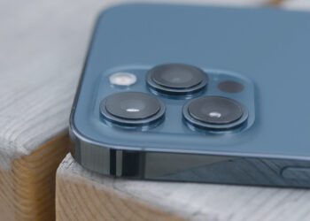 iPhone 17 rumors mechanical aperture