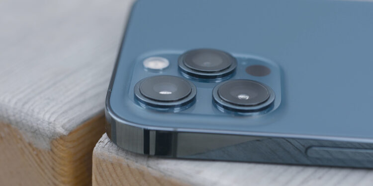 iPhone 17 rumors mechanical aperture