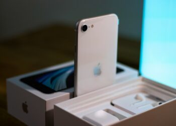 iPhone SE 4 Apple