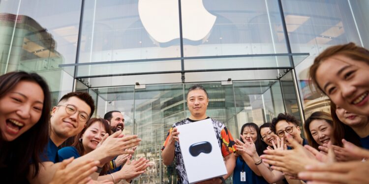 Apple Vision Pro 2 rumors