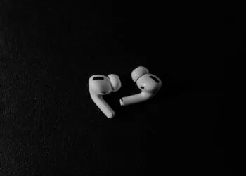 AirPods Apple