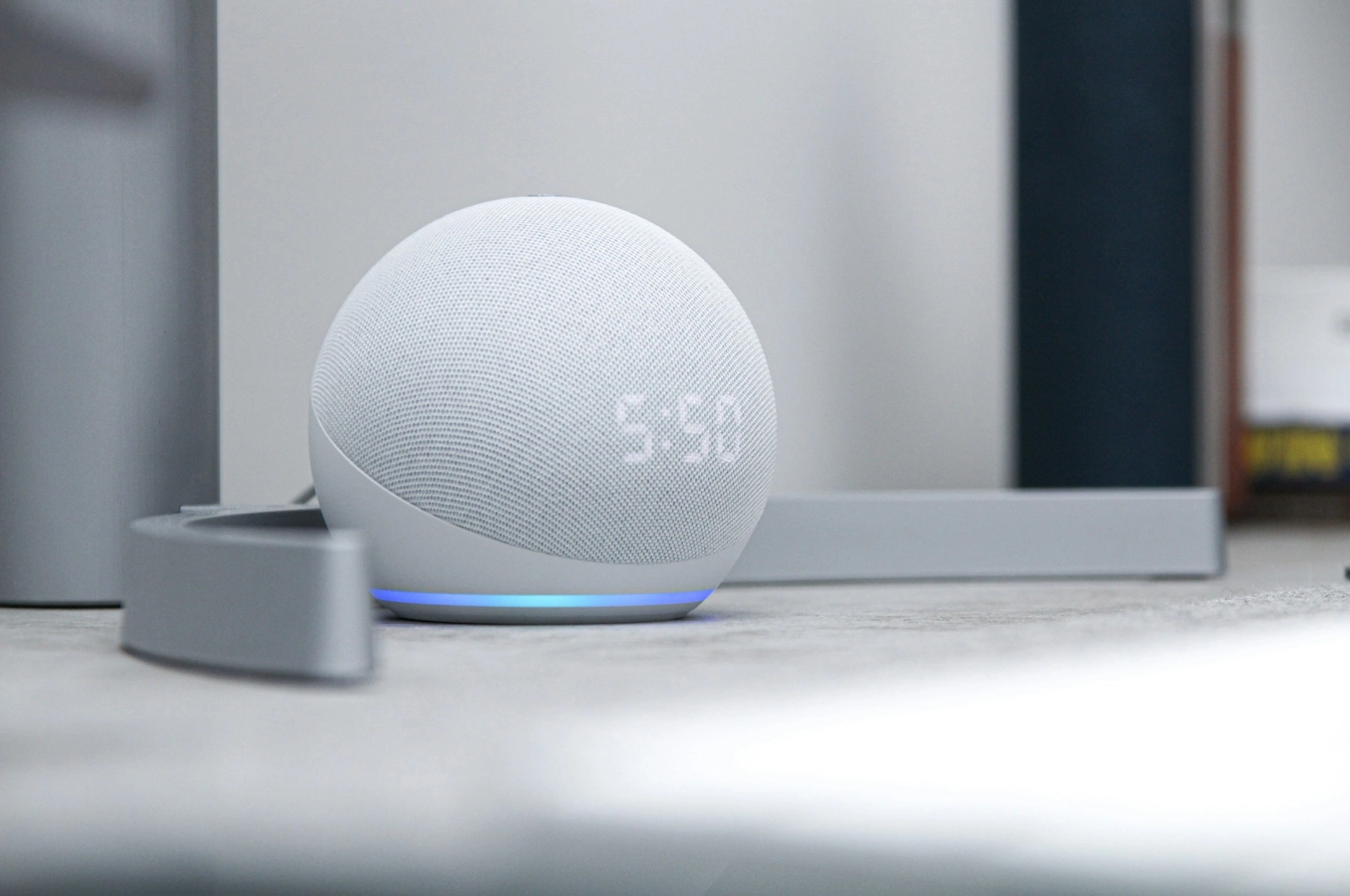 Alexa Siri