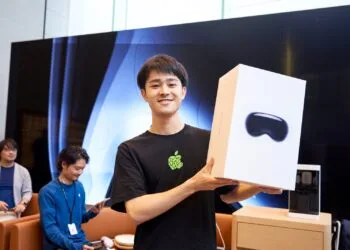 Apple Vision Air Leak