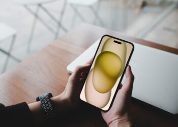 iPhone 17 Apple