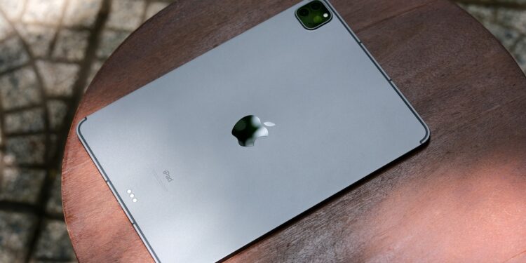 Apple iPad Fold