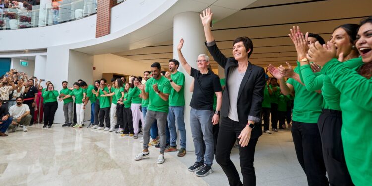 Apple Deirdre O'Brien