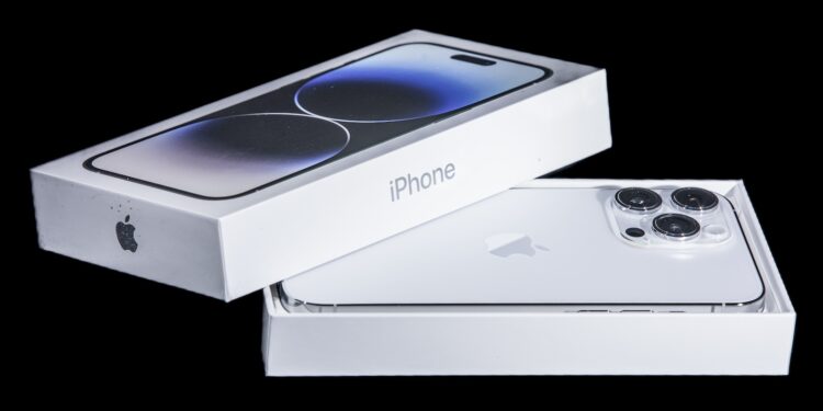 iPhone Apple