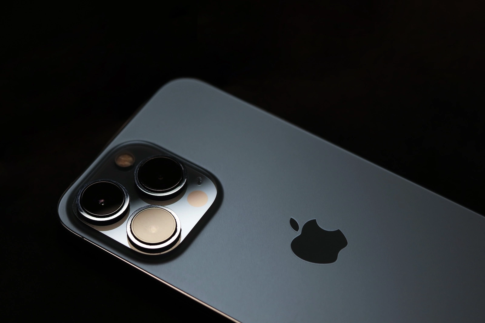 iPhone 2027