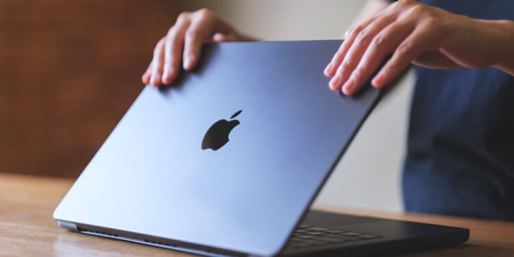 macOS 16 Apple