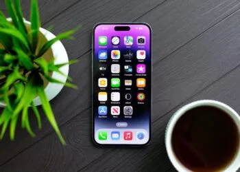 iPhone 17 Apple