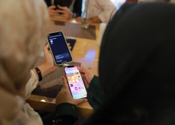 Use iPhone AirDrop effectively