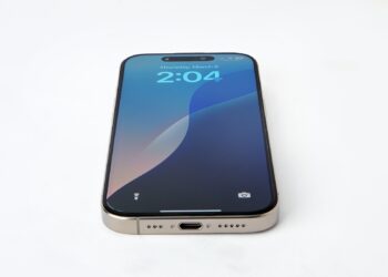 iPhone 2027