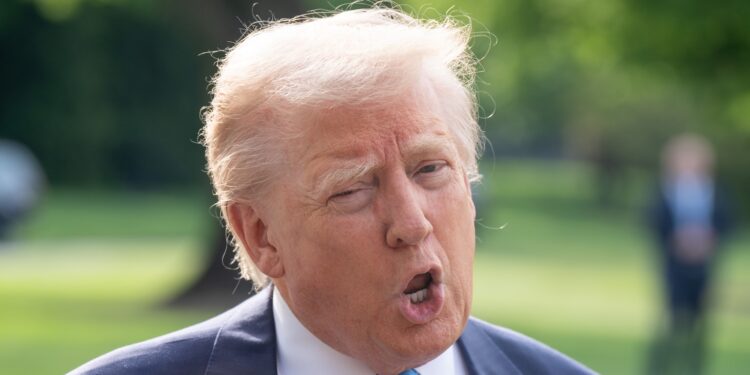 Apple Donald Trump