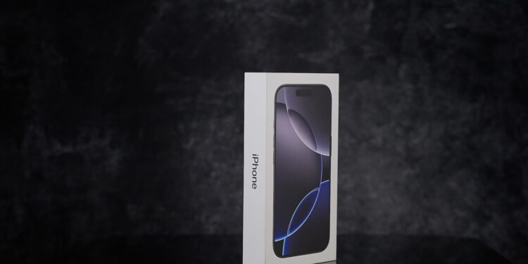 iPhone 17 Display