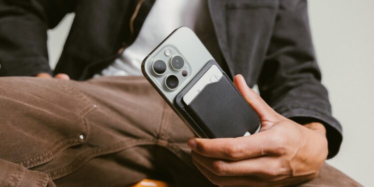 Nomad Leather Mag Wallet