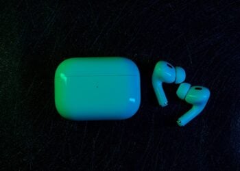 Share audio across two pairs of AirPods