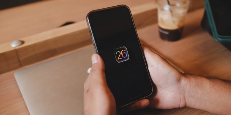 iOS 26 lock screen