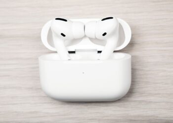 iOS 26 AirPods