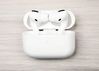 iOS 26 AirPods