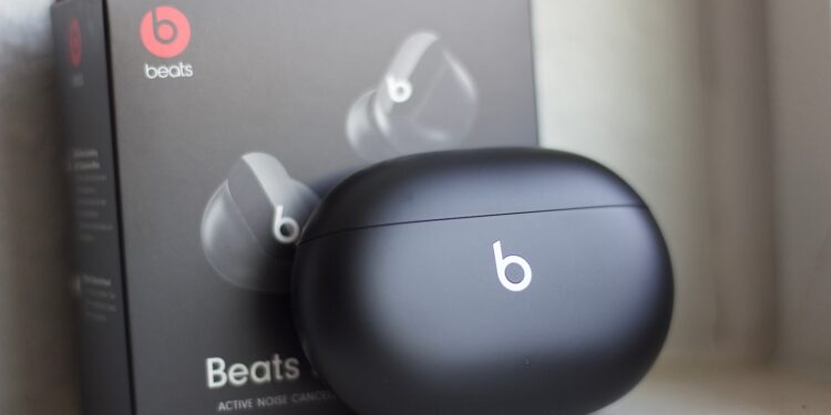 Apple Powerbeats Fit