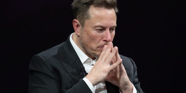 Apple Elon Musk