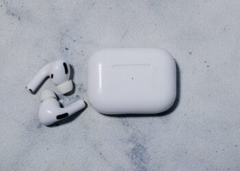 iOS 26 AirPods