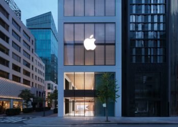 Apple Store Ginza Japan