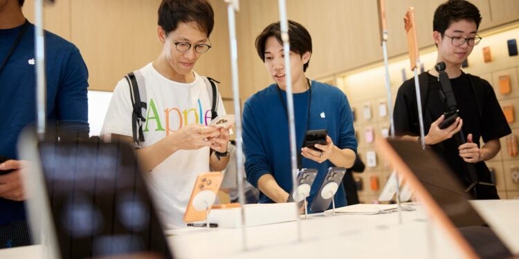 iPhone 17 Apple
