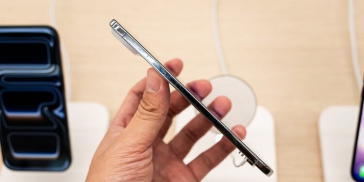 iPhone Air Teardown