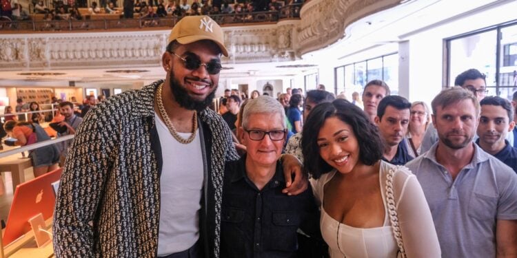 Apple Christmas Quarter