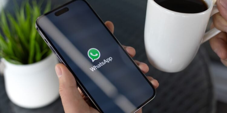 WhatsApp Liquid Glass